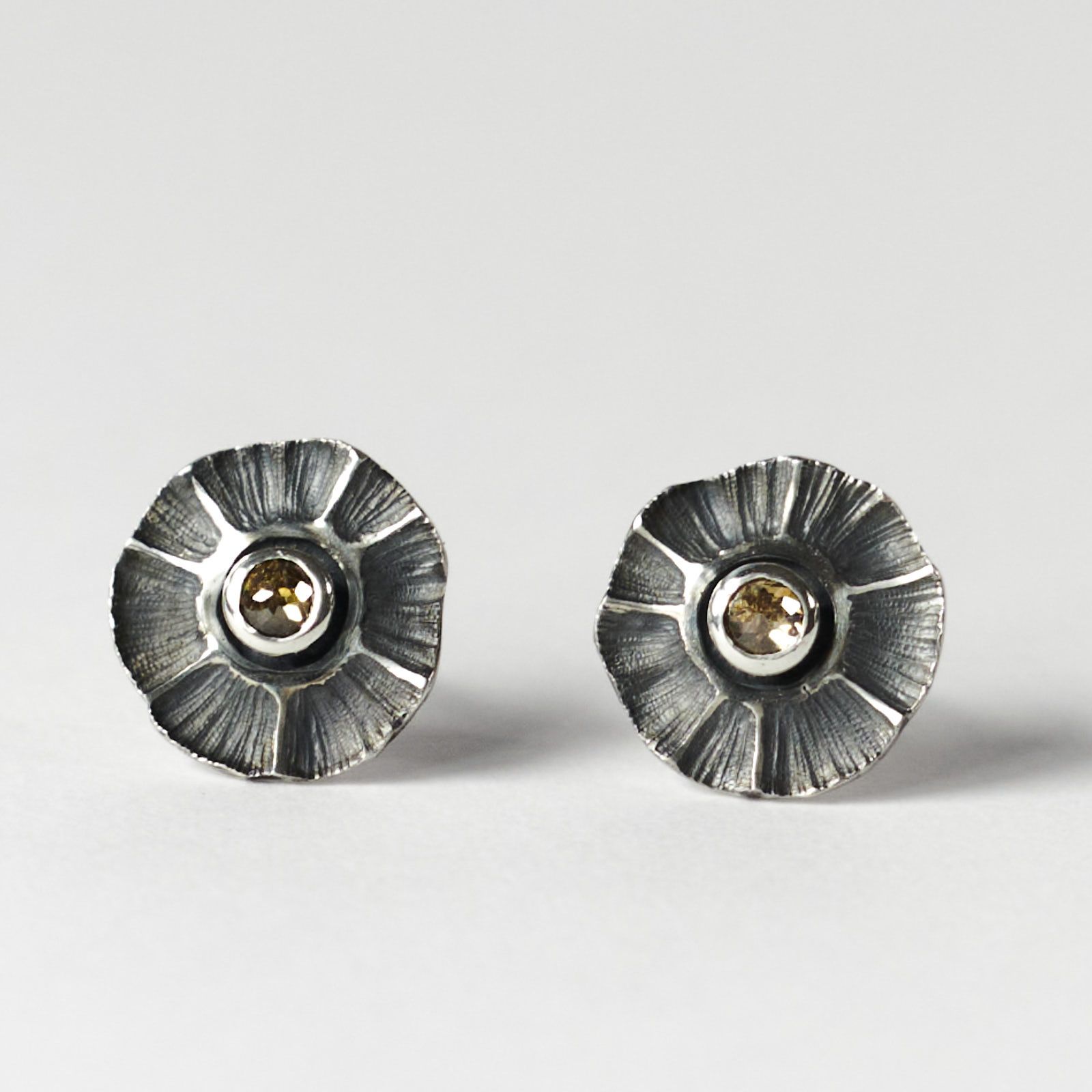 Ohrstecker, Silber 925 , geschwärzt, Blüte, Diamantrosen